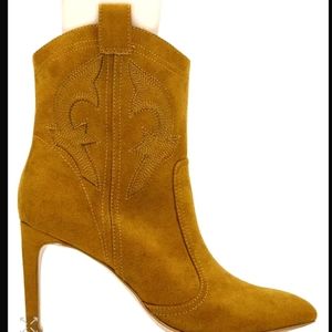 Women classic boots